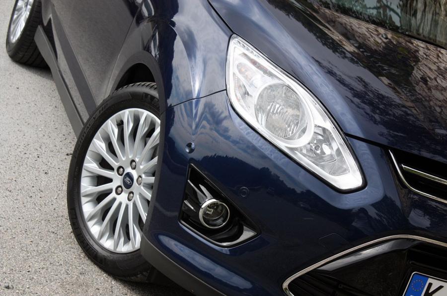 Ford Grand C-Max 2012 года  (фото 47 из 50)